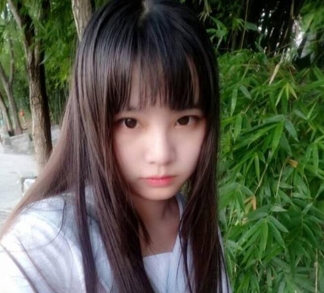 前方妹刚火就有黑料永久不敢张嘴笑牙齿的缺点太大了