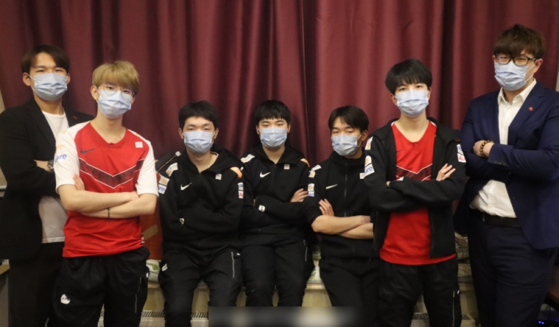 WE打败OMG创下LPL纪录他们从未缺席过春季赛季后赛粉丝们笑了