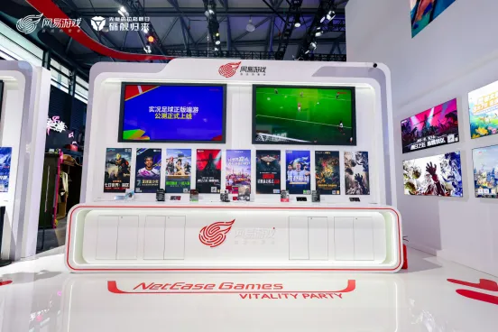 ChinaJoy的现场绫波丽正在驾驶飞船？